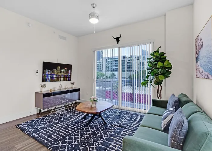Bright And Airy 2 Bed On Biscayne Blvd With Free Park