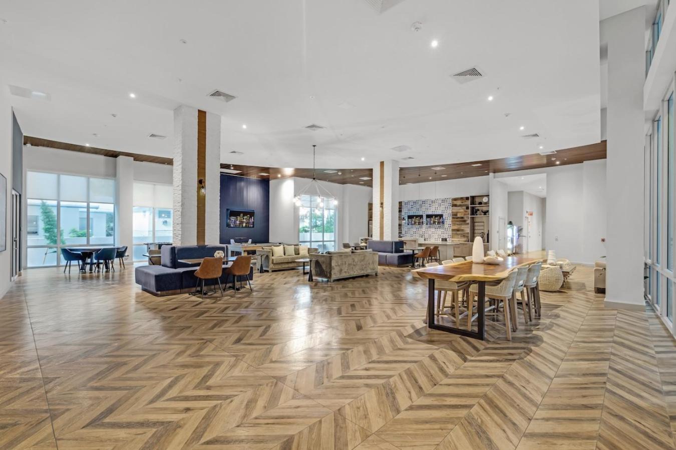 Apartment Bright And Airy 2 Bed On Biscayne Blvd With Free Park
