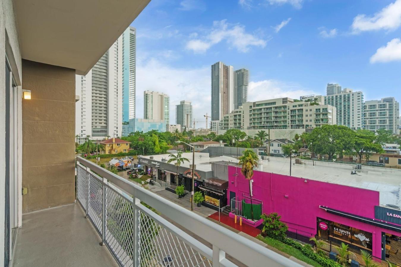 Apartment Bright And Airy 2 Bed On Biscayne Blvd With Free Park *