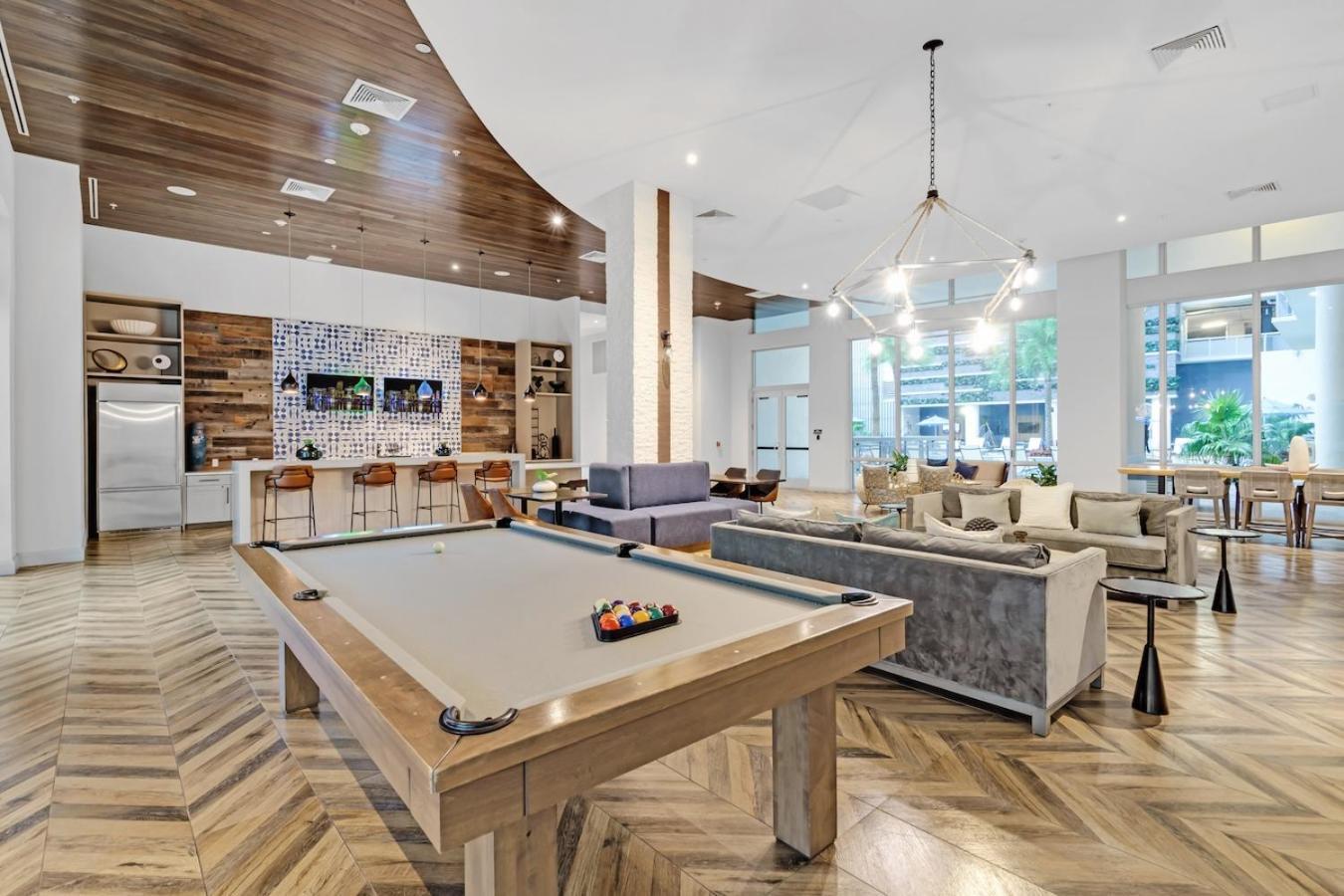 Apartment Bright And Airy 2 Bed On Biscayne Blvd With Free Park Miami