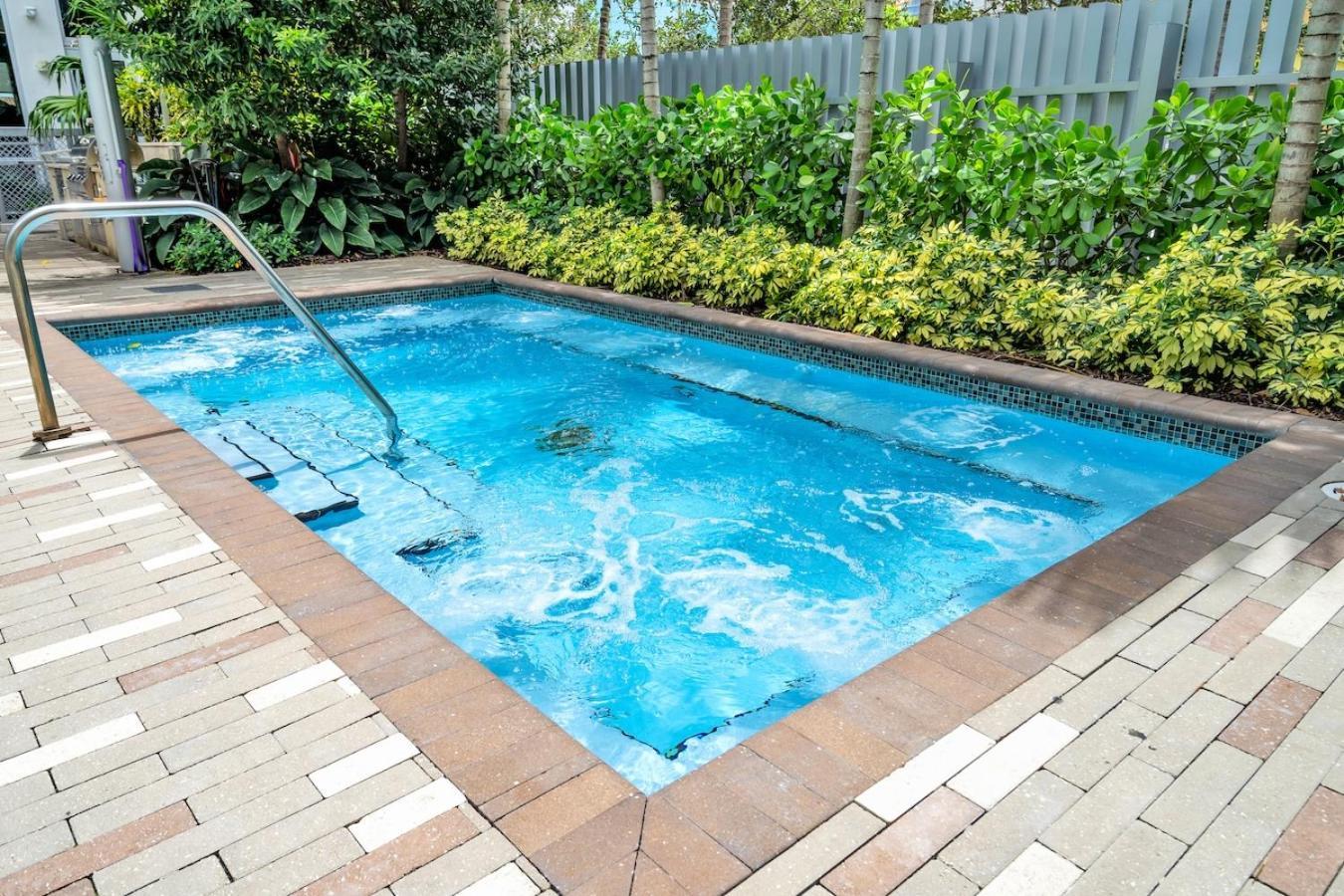 Apartment Bright And Airy 2 Bed On Biscayne Blvd With Free Park
