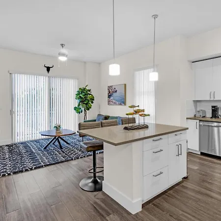 Bright And Airy 2 Bed On Biscayne Blvd With Free Park Apartment Miami Exterior photo