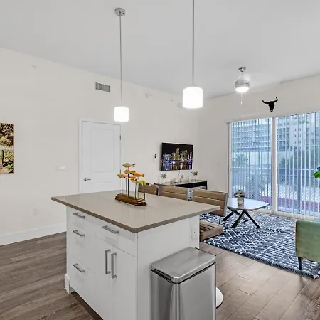 Bright And Airy 2 Bed On Biscayne Blvd With Free Park Apartment Miami Exterior photo